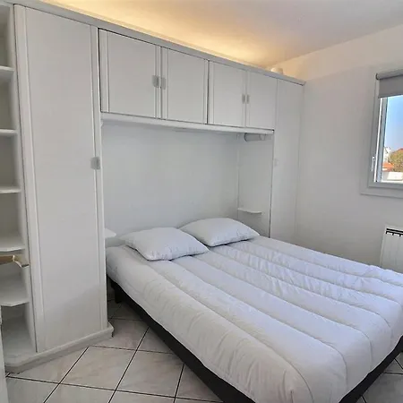 Apartman Annonce Professionnelle. T2 Avec Balcon, 4 Personnes Au Coeur De La Et A Deux Pas Du Sable Chaud *