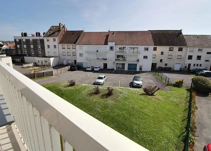 Annonce Professionnelle. T2 Avec Balcon, 4 Personnes Au Coeur De La Et A Deux Pas Du Sable Chaud شقة *