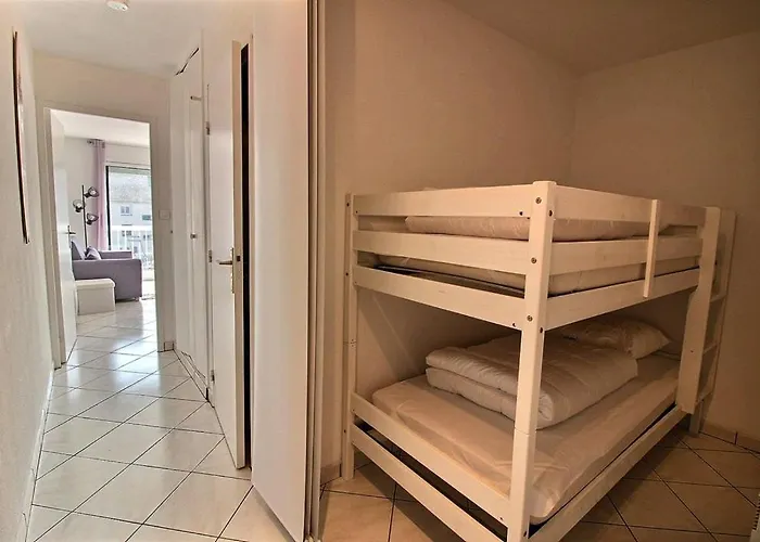 Annonce Professionnelle. T2 Avec Balcon, 4 Personnes Au Coeur De La Et A Deux Pas Du Sable Chaud آرديلوت-بلاج